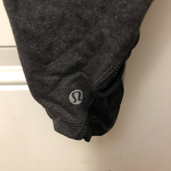 Lululemon Gray Cropped Ruched Leggings 27.5” - Picture 4 of 5